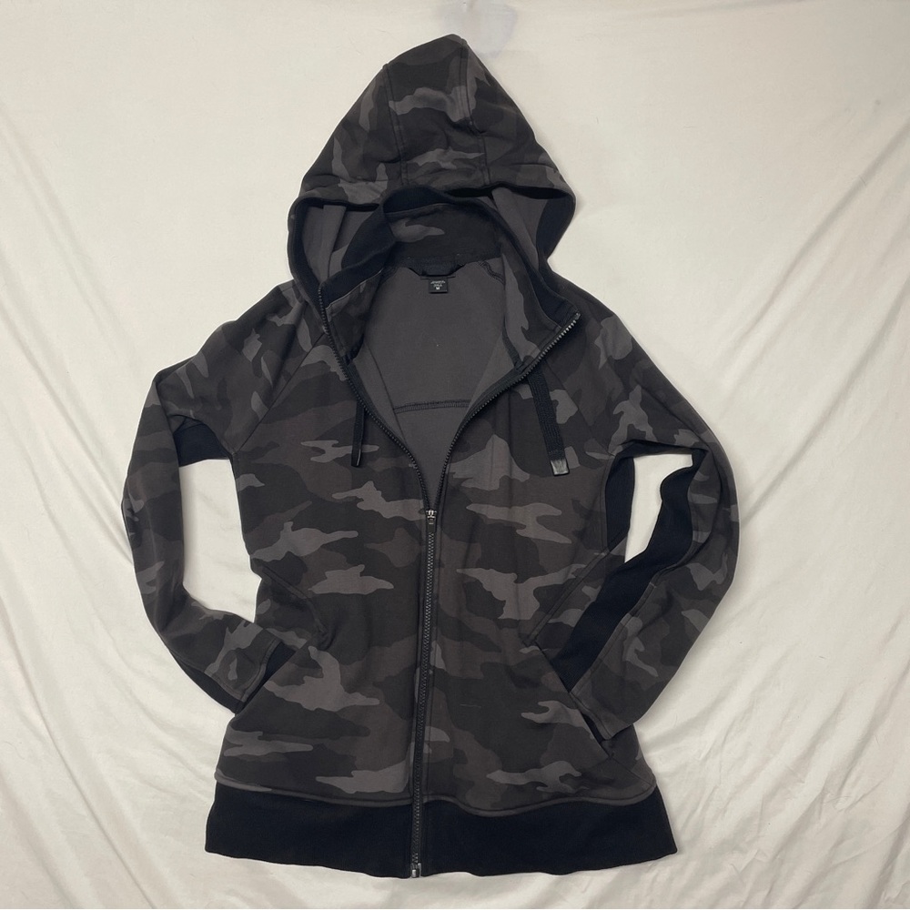 Athleta Triumph camo printed hoodie